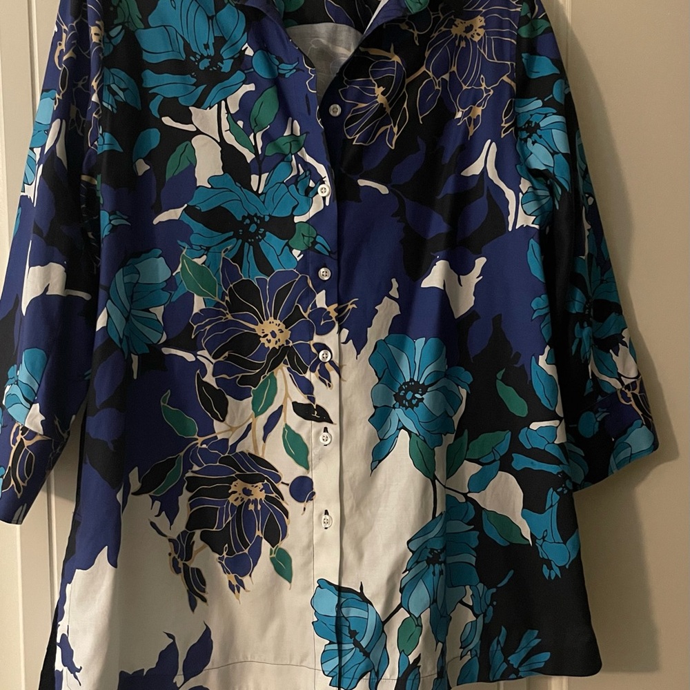 Chico's Size 3 Navy Floral Button-Up No Iron Blouse with Teal & Blue Blooms